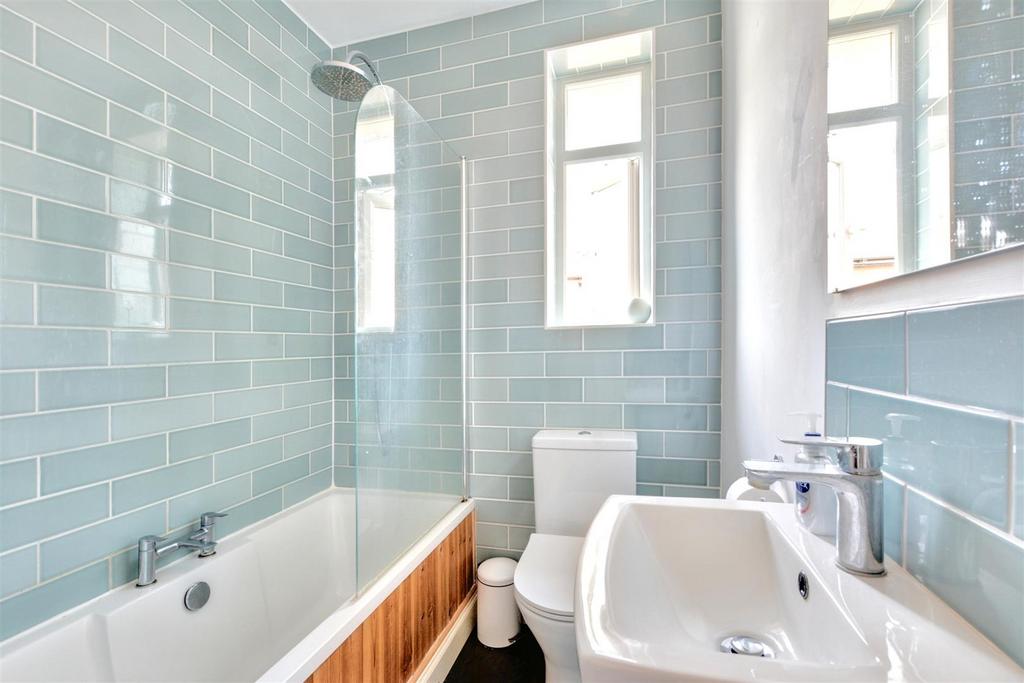 Bathroom 2.jpeg