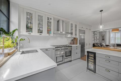 105a Petherton Road, London, N5 2QT