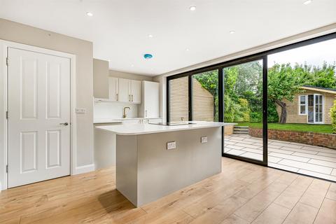 25 Fieldsend Road, Cheam, Sutton, SM3 8PA