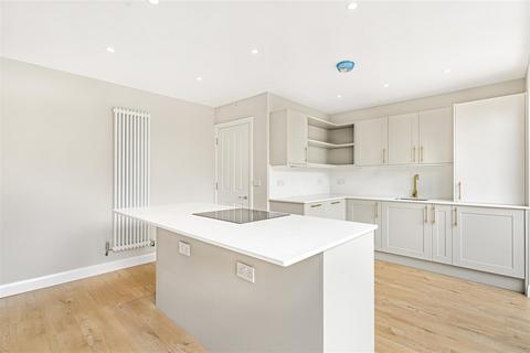 25 Fieldsend Road, Cheam, Sutton, SM3 8PA