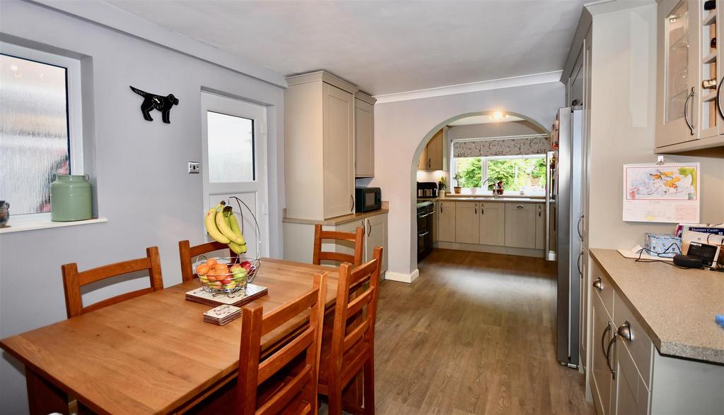 Kitchen/dining