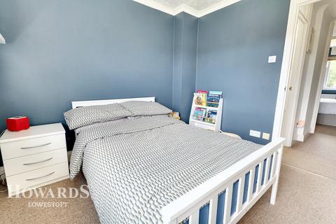 9 Bodiam Way, Carlton Colville, Lowestoft, NR33 8DN