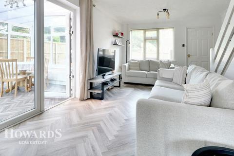 9 Bodiam Way, Carlton Colville, Lowestoft, NR33 8DN