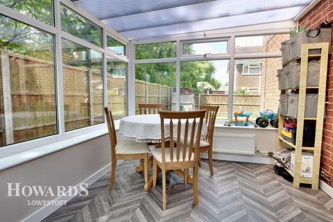 9 Bodiam Way, Carlton Colville, Lowestoft, NR33 8DN
