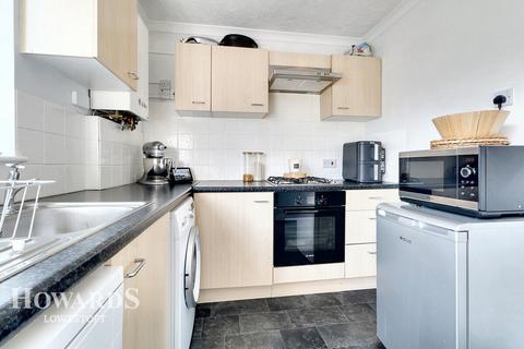 9 Bodiam Way, Carlton Colville, Lowestoft, NR33 8DN