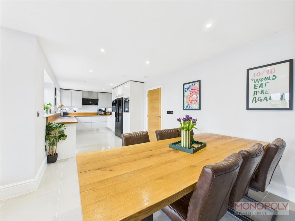 CAM04439 G0-PR0069-STILL009.jpg