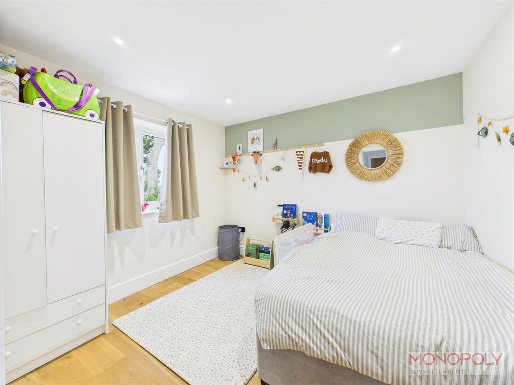 CAM04439 G0-PR0069-STILL012.jpg