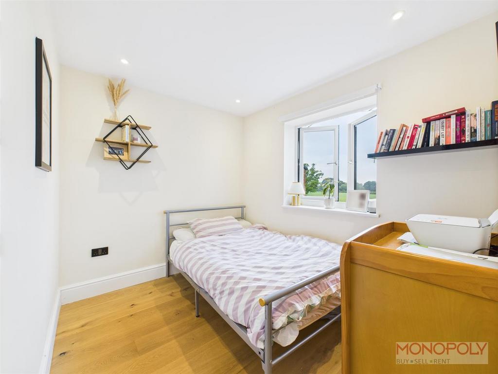 CAM04439 G0-PR0069-STILL016.jpg