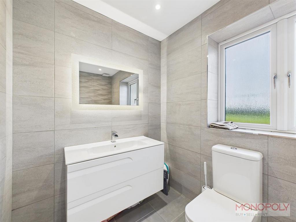 CAM04439 G0-PR0069-STILL018.jpg