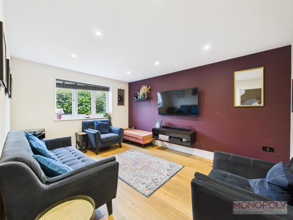 CAM04439 G0-PR0069-STILL005.jpg