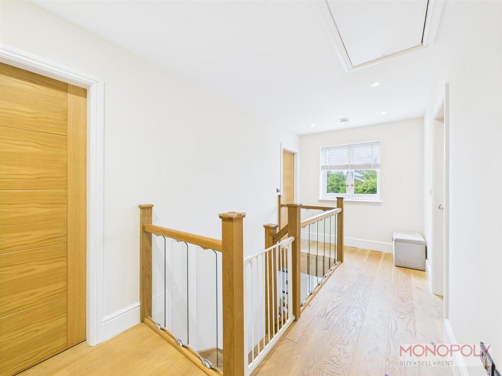 CAM04439 G0-PR0069-STILL020.jpg