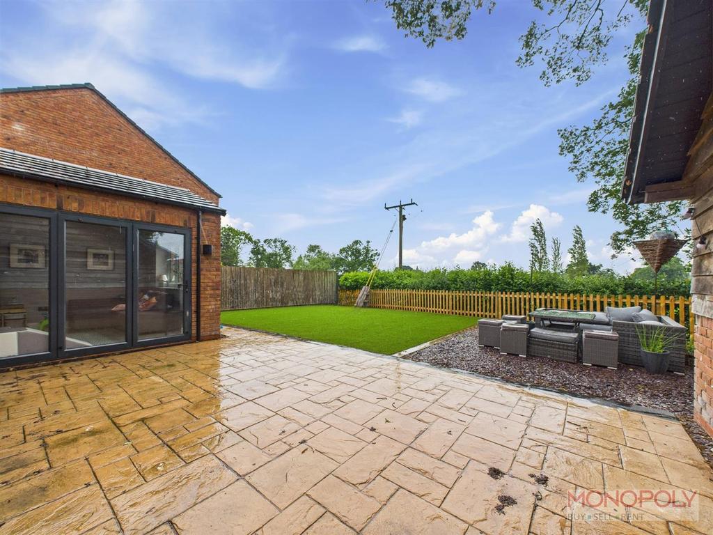 CAM04439 G0-PR0069-STILL024.jpg