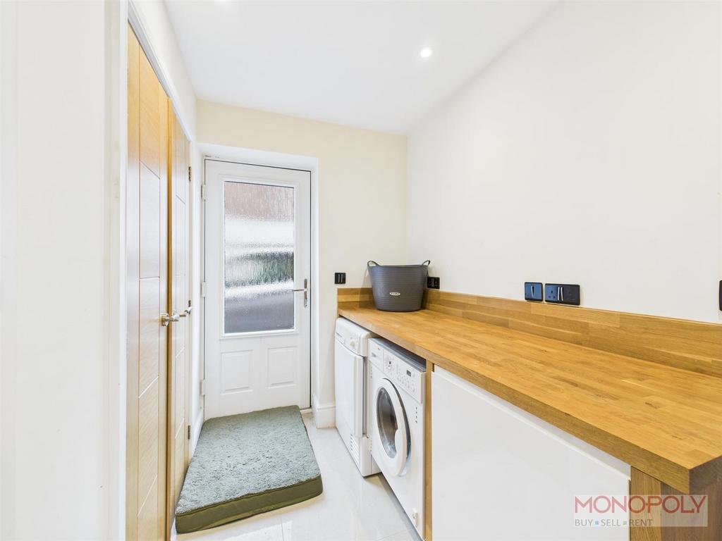 CAM04439 G0-PR0069-STILL021.jpg