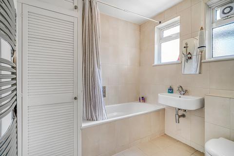 63 Swaffield Road, London, SW18 3AE