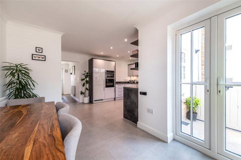 63 Whitehill Road, Gravesend, DA12 5PF