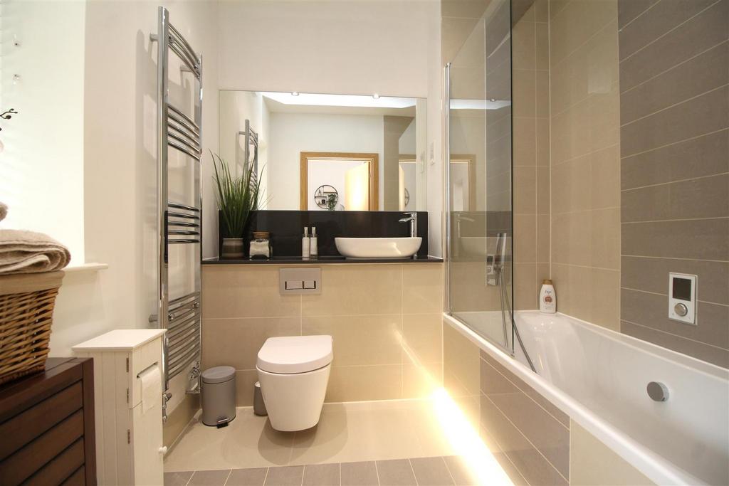 Bathroom .JPG