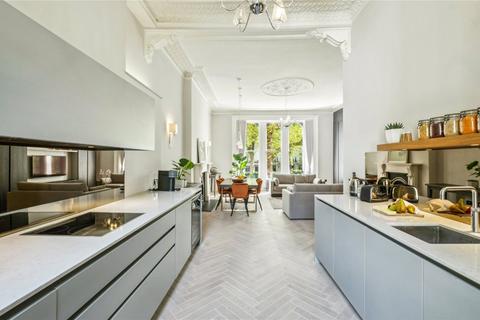 2 bedroom flat to rent, Kensington Gardens Square, London, W2