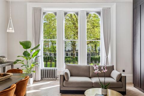 2 bedroom flat to rent, Kensington Gardens Square, London, W2