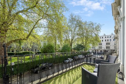 2 bedroom flat to rent, Kensington Gardens Square, London, W2