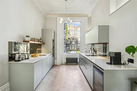 2 bedroom flat to rent, Kensington Gardens Square, London, W2