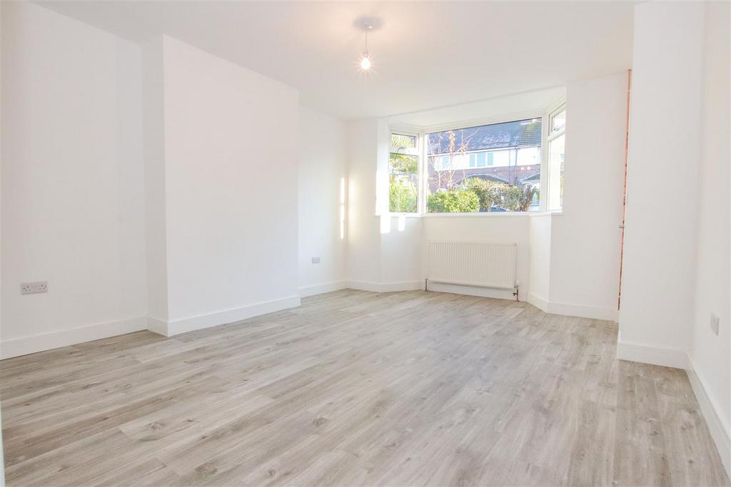 Bay fronted lounge
