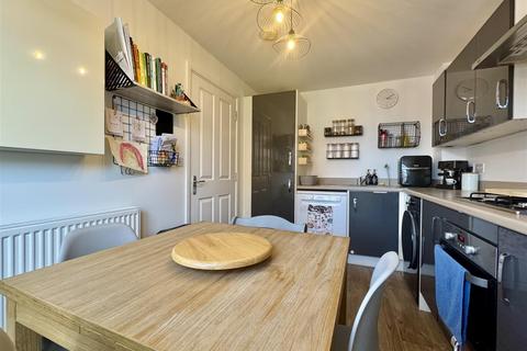 2 Rowan End, Southminster, CM0 7FT