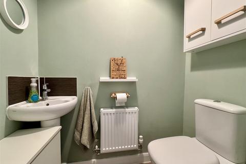 2 Rowan End, Southminster, CM0 7FT