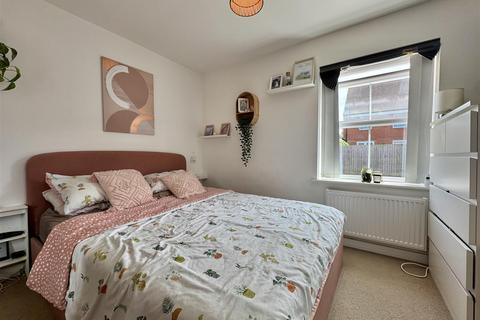 2 Rowan End, Southminster, CM0 7FT