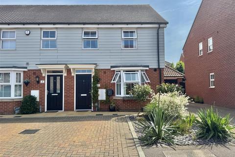 2 Rowan End, Southminster, CM0 7FT