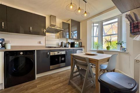 2 Rowan End, Southminster, CM0 7FT