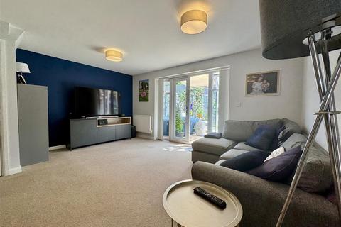 2 Rowan End, Southminster, CM0 7FT