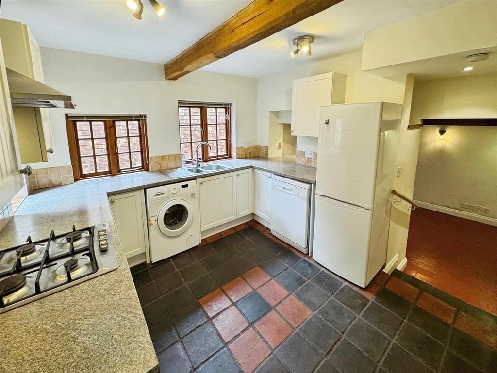 81 Kitchen to Dining.jpg