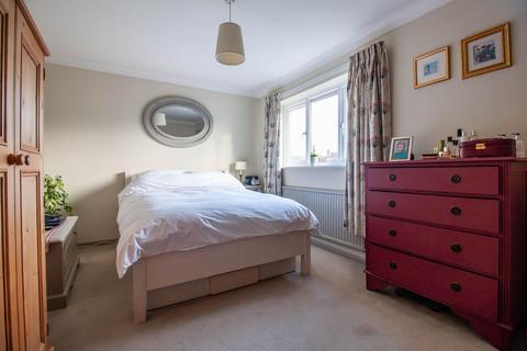 3 bedroom detached house to rent, Church Street, Stapleford