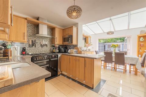 3b Bell Meadow, Pedmore, Stourbridge, DY9 0YY
