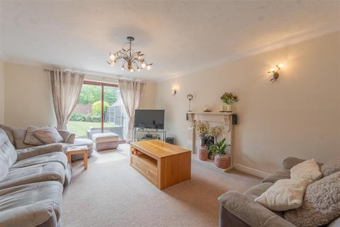3b Bell Meadow, Pedmore, Stourbridge, DY9 0YY
