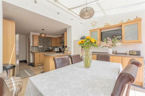 3b Bell Meadow, Pedmore, Stourbridge, DY9 0YY
