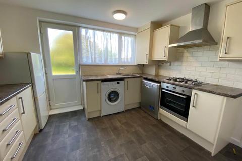 2 bedroom maisonette for sale, Fir Tree Court, Elstree