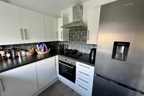 2 bedroom maisonette to rent, Cornflower Way, Romford