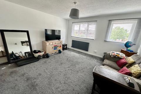 2 bedroom maisonette to rent, Cornflower Way, Romford