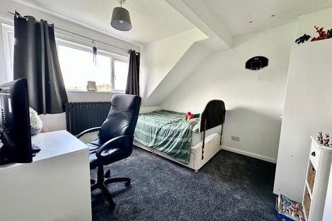 2 bedroom maisonette to rent, Cornflower Way, Romford