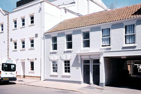 4 bedroom house for sale, 32 Seaton Place, Jersey JE2