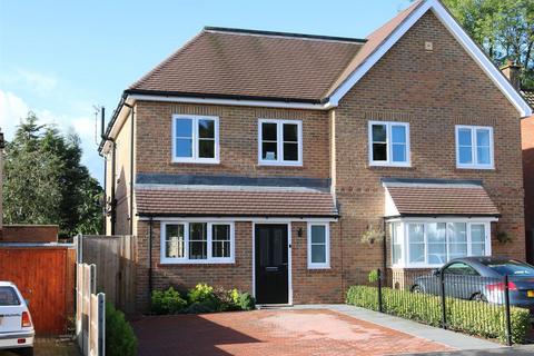 4a Mole Road, Fetcham, Leatherhead, KT22 9RN