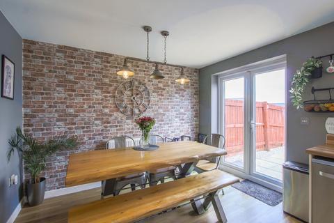 3 bedroom semi-detached house for sale, Great Mead, Yeovil