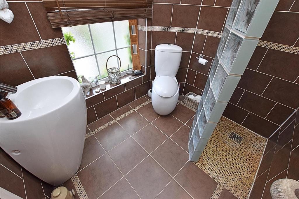 En suite shower room