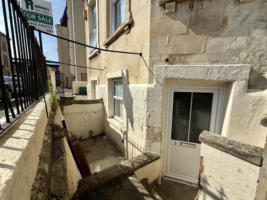 Flat1 Front.jpg