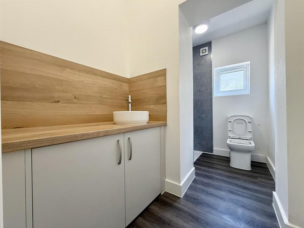 Showerroom.jpg