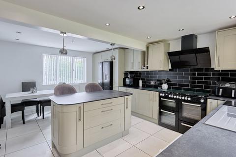 3 bedroom detached house for sale, Ralegh Crescent, Witney OX28