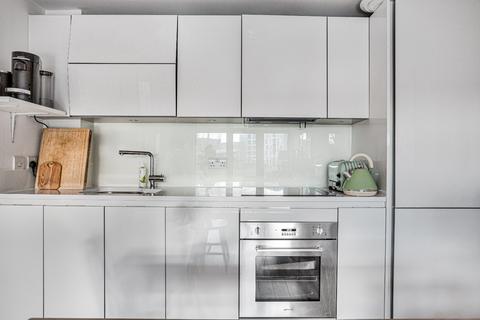 1 bedroom flat for sale, Eythorne Road, London, SW9