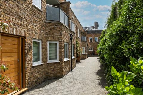 4 Octavia Mews, London, W9 3LQ