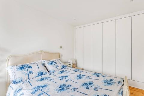 4 Octavia Mews, London, W9 3LQ